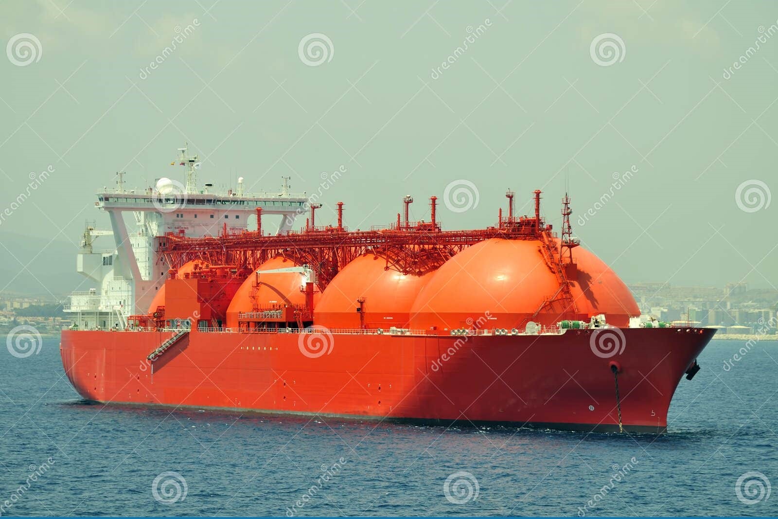 LNG Carrier Vessel — 140,000 m³ Moss Sphere